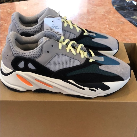 YEEZY BOOST WAVE RUNNER SIZE 9 - Picture 6 of 7